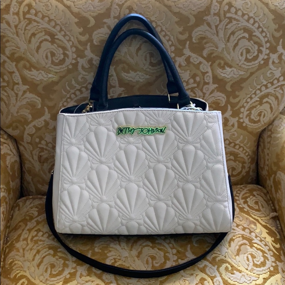 NWT Betsey Johnson seashell bag